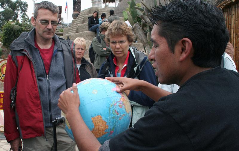 Mitad_del_Mundo_Intinan_1.jpg