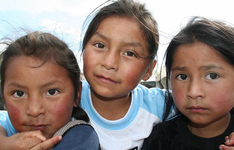 Otavalo_dorpjes_rond_21_kinderen.jpg