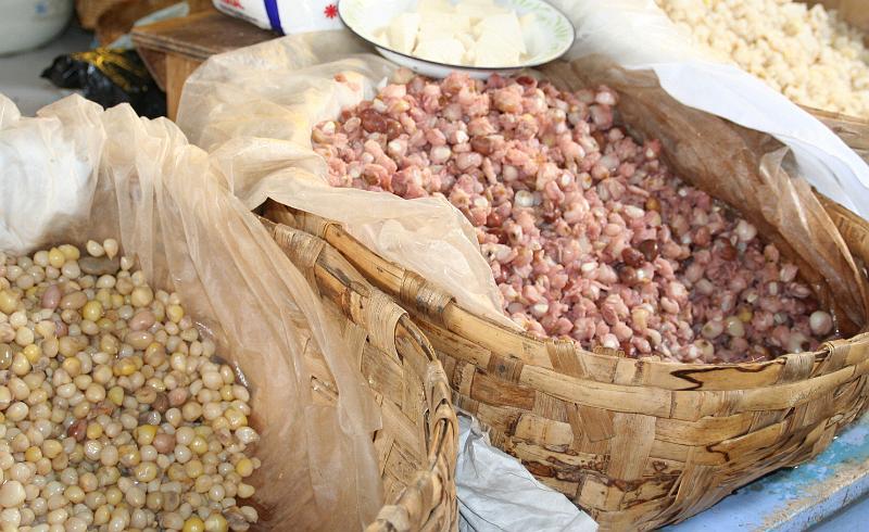 Otavalo_markt_7_mais.jpg