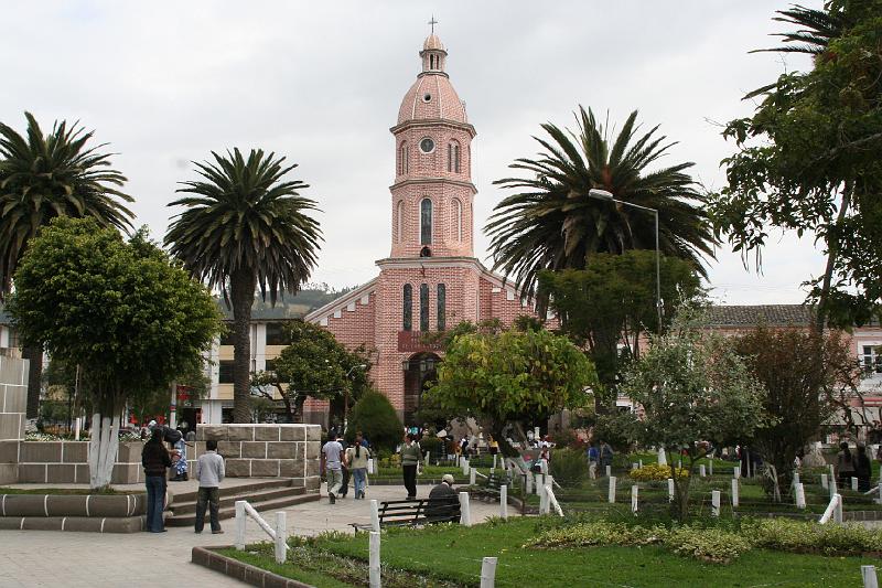 Otavalo_stadsplein.jpg