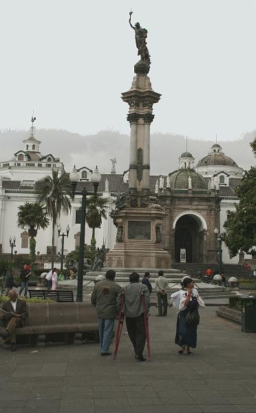 Quito_Plaza_Grande_2.jpg