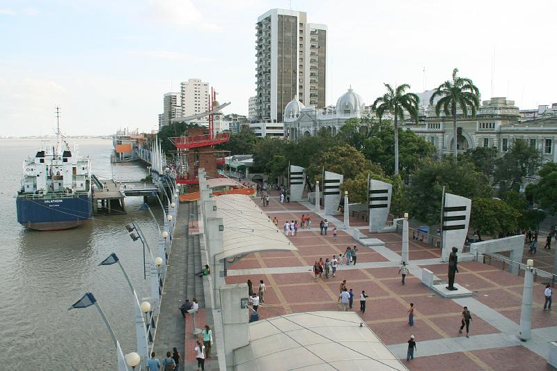 Guayaquil_Malecon_2000_1.jpg
