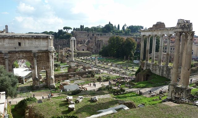 256-forum-romanum-31.jpg - Forum Romanum gezien vanaf het Capitool.