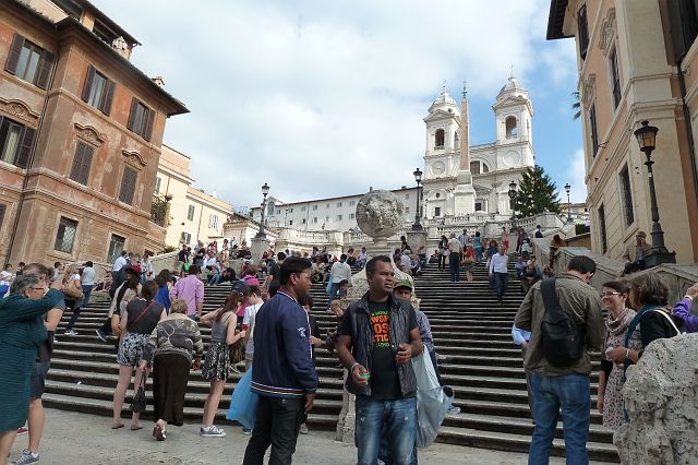 283-spaanse-trappen-3.jpg - De Spaanse Trappen bevinden zich op het Piazza di Spagna in Rome. De term Spaanse Trappen wordt vaak gebruikt als populaire naam voor dit plein. Hier staat ook de Fontana della Barcaccia.