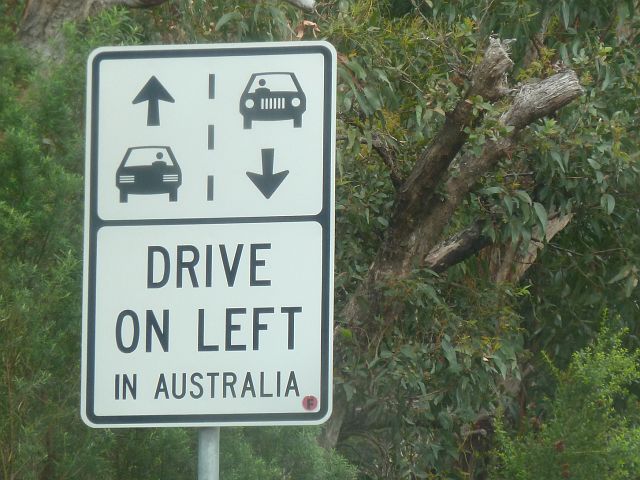 441-great-ocean-road-10.jpg - De Aussies zorgen er wel voor dat de toeristen links rijden.