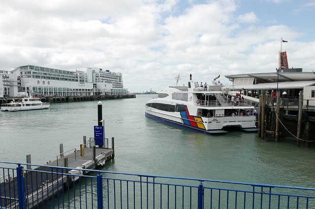 005-auckland-03.jpg - ...de hub voor alle ferry verkeer van en naar Auckland.