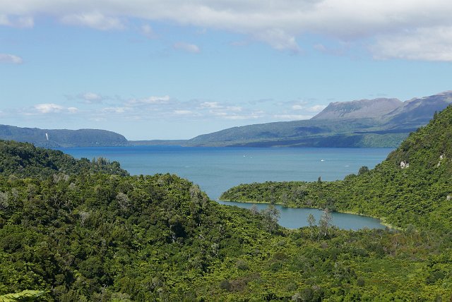 063-Rotorua-lakes-04.jpg - Lake Tarawera.