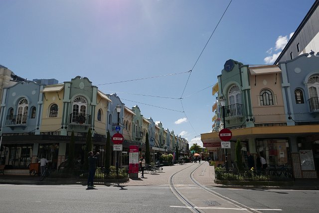 675-Christchurch-040.jpg - New Regent Street, de eerste straat van de binnenstad die volledig hersteld is na de aardbeving.