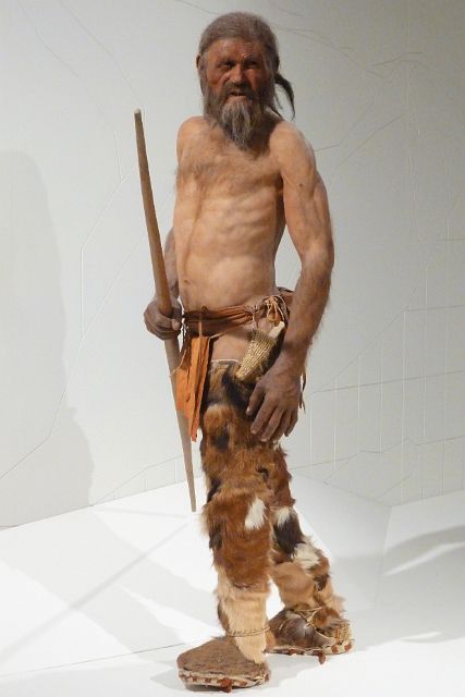 213-bozen-17.jpg - Grüsse vom Ötzi. In dieser Gegend lebte er vor 5300 Jahren.